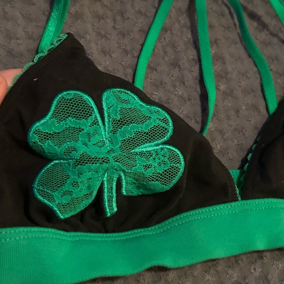Victoria Secret Shamrock Bralette NWT - Picture 3 of 6